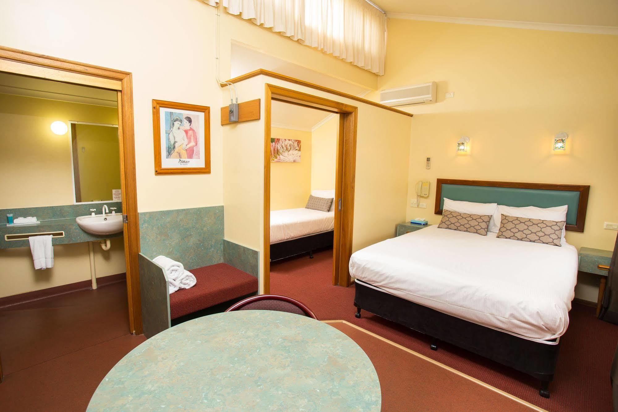 Downs Motel Toowoomba Buitenkant foto