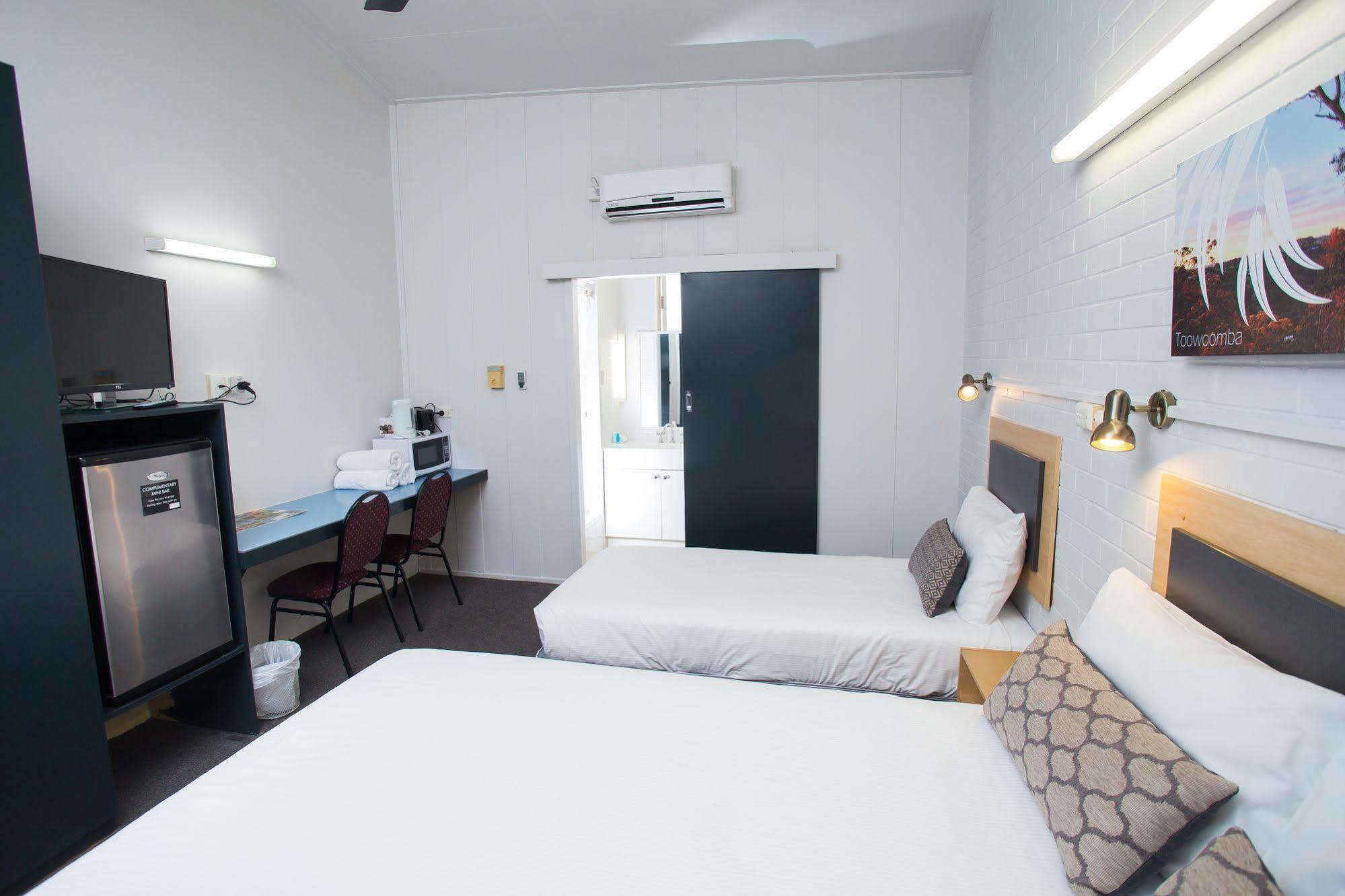 Downs Motel Toowoomba Buitenkant foto